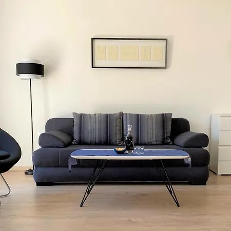 Punta E With Garden Apartment