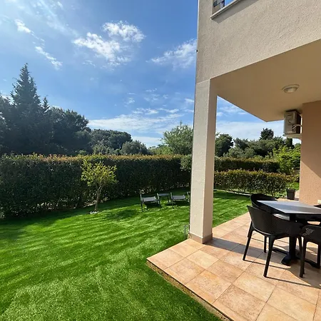 Punta E With Garden Premantura