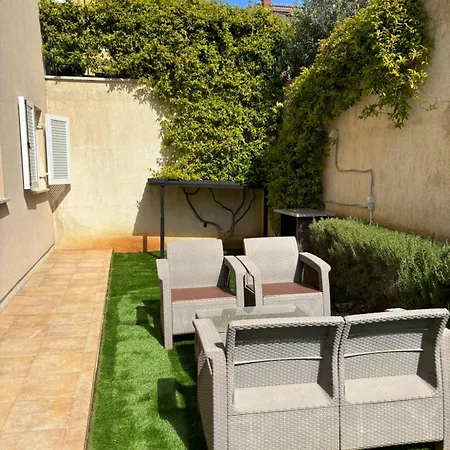Punta E With Garden